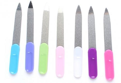 Можно ли подпиливать ногти покрытые гель-лаком пилочкой. Можно ли использовать пилочку, если ногти покрыты гель-лаком? 04 Можно ли подпиливать ногти покрытые гель-лаком пилочкой. Можно ли использовать пилочку, если ногти покрыты гель-лаком? 04