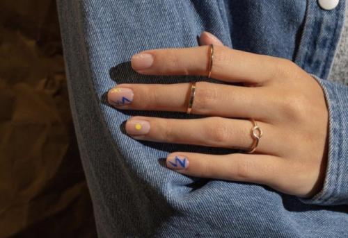 Как удлинить время ношения маникюра шеллаком. Все, что важно знать о маникюре: сколько ходить с гель-лаком и как выбрать идеальную форму ногтей