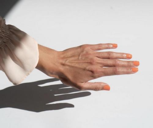 Как удлинить время ношения маникюра шеллаком. Все, что важно знать о маникюре: сколько ходить с гель-лаком и как выбрать идеальную форму ногтей