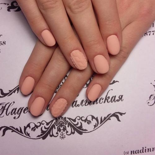 Маникюр на короткие ногти без дизайна. Однотонный маникюр: правила подбора оттенка, особенности ухода и нанесения. Фото простых, но красивых примеров дизайна