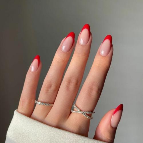 Какие цвета лака наиболее популярны для маникюра на овальные ногти в 2025 году. Новинки и модные тенденции в маникюре—2025