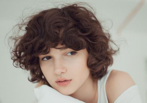 Рваные стрижки без укладки. Лучшие варианты модных стильных женских стрижек, не требующих укладки