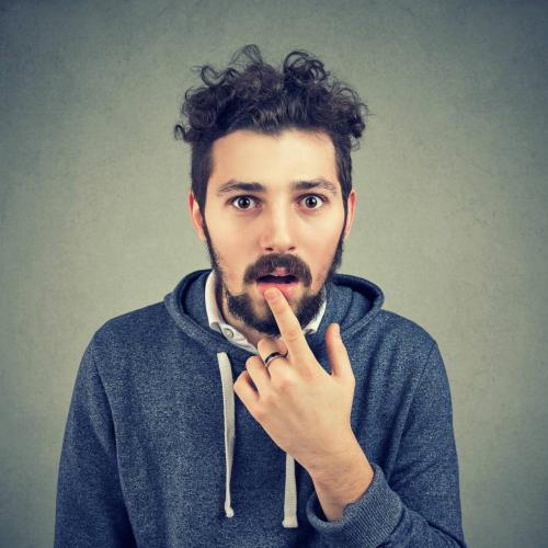 Мужские стрижки на кудрявые волосы. Модные мужские стрижки для вьющихся коротких волос в 2021 году