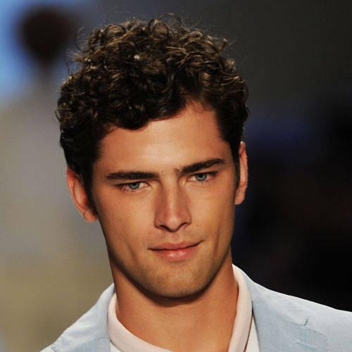 Удлиненные мужские стрижки на кудрявые волосы. Стильные мужские стрижки на волнистые волосы