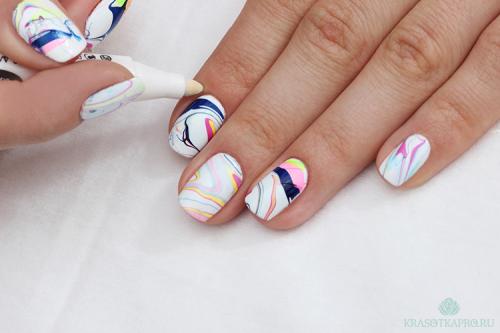 Маникюр по мокрому лаку иглой: подходы и техники 11
