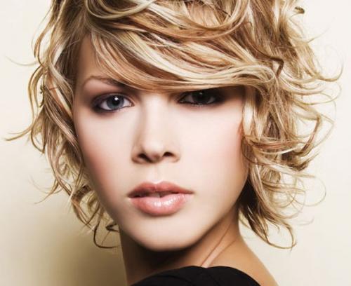 Короткие стрижки на вьющиеся волосы 2022. Короткие стрижки на вьющиеся волосы