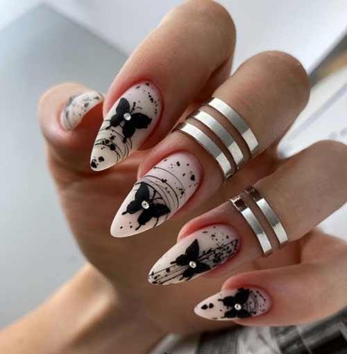 Маникюр с бабочками 2021: фото-новинки дизайна