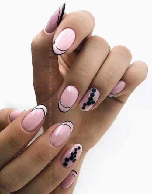 Черно бежевый маникюр миндаль. Маникюр бежевый с черным: 105 фото с самым красивым дизайном