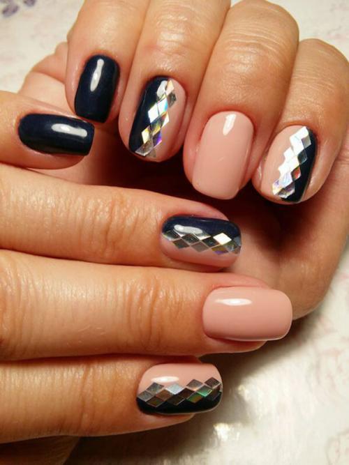 #2 Сочетание бежевого маникюра с черным. Особенности сочетания 35 #2 Сочетание бежевого маникюра с черным. Особенности сочетания 35