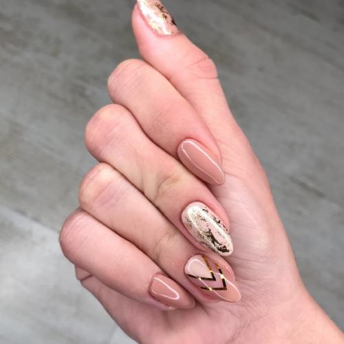 Как долго продержится маникюр в черно-бежевом цвете. Маникюр в бежевых тонах 2024-2025