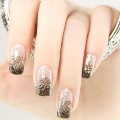 Красный маникюр на Новый год 2022. Выбираем палитру