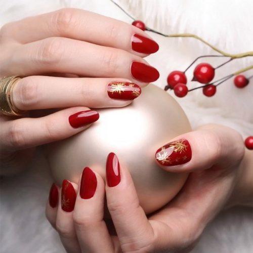 Красный маникюр на Новый год 2022. Выбираем палитру 14