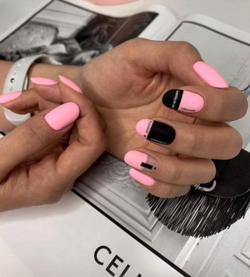 Сочетание розового маникюра с палитрой цветов. Розовый маникюр 2022: новые фото дизайна, стильные идеи