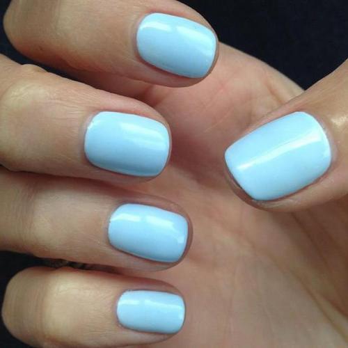 Голубой маникюр с блестками: современный и стильный подход к уходу за ногтями 22 Голубой маникюр с блестками: современный и стильный подход к уходу за ногтями 22