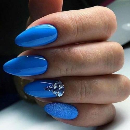 Голубой маникюр с блестками. Идеи голубого маникюра с блестками