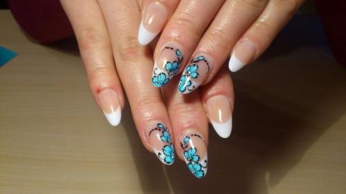 Можно ли делать маникюр в небесных оттенках на ногтях с акрилом. Акриловый маникюр: фото оригинальных идей, как красками сделать необычный дизайн и укрепить ногти акрилом, 125 вариантов