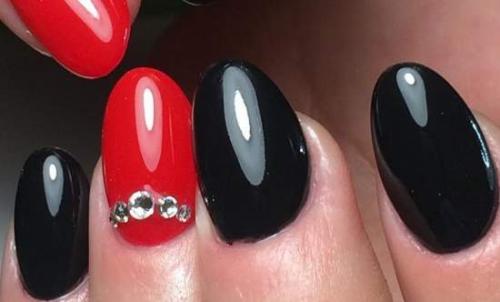 Маникюр красный с черным. Особенности черно-красного маникюра