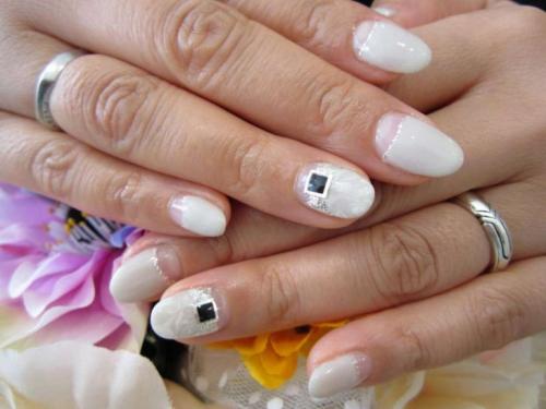 Маникюр белый. Белый маникюр – подборка лучших идей дизайна ногтей (93 фото + видео)