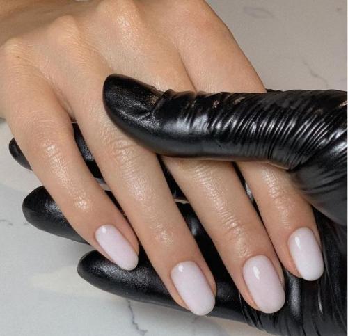 Деловой маникюр шеллаком 2019: тенденции и нововведения 26 Деловой маникюр шеллаком 2019: тенденции и нововведения 26