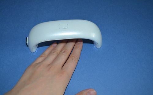 Наклейки на ногти под гель-лак. Клеим наклейки на ногти под гель-лак пошагово