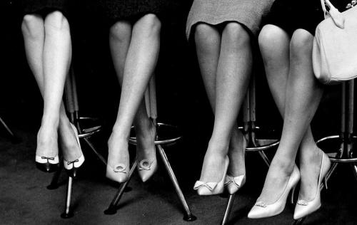 Стиль 90-х женщины ссср. Пышные платья в горошек, джинсы-варенки и даже легинсы: 21 фото трендов советской моды в 1950-1990ые, от которой все равно веяло дефицитом