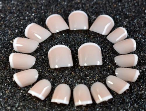 Идеальный френч гель-лаком. Как сделать французский маникюр: 4 способа