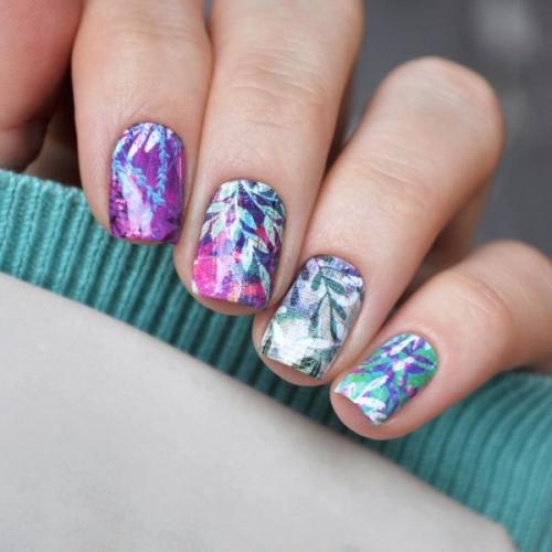 Слайдеры для ногтей. Как клеить слайдеры на ногти: подробная инструкция