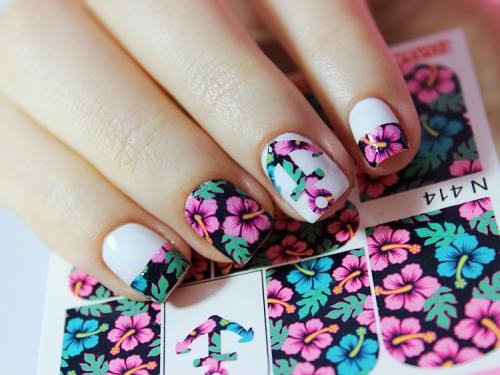 Как клеить 3d наклейки для объемного маникюра. Как правильно крепить