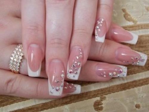 Шеллак дизайн со стразами. Маникюр со стразами 2023 (+280 фото): лучшие дизайны и техники 06