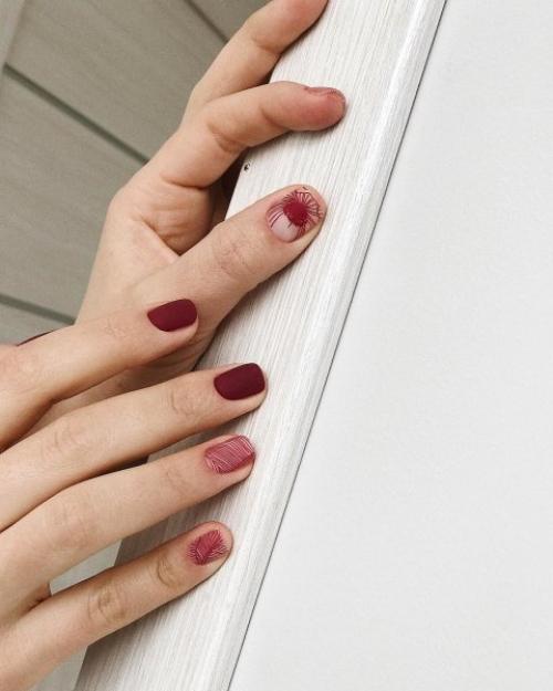 Как правильно наносить наклейки на ногти. Как клеить наклейки на ногти?