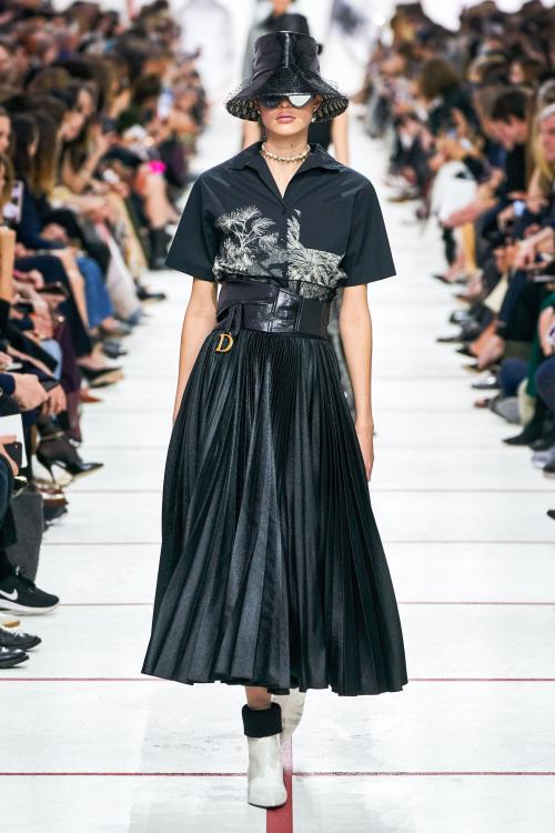 Как подобрать верхнюю одежду к юбкам макси. С чем носить юбку в пол осенью 13