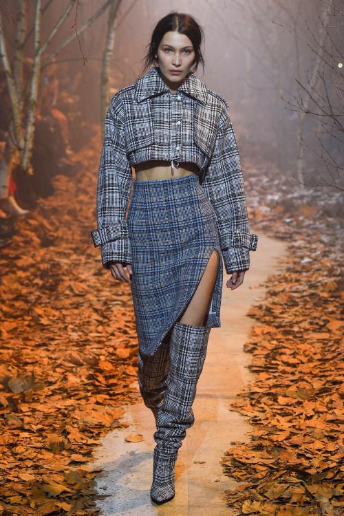 Как подобрать верхнюю одежду к юбкам макси. С чем носить юбку в пол осенью 11