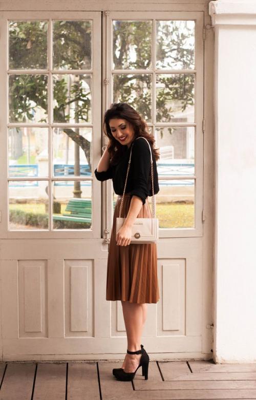 С чем носить коричневую юбку зимой. Коричневая юбка – подбираем самых удачный покрой под разные стили. 65 фото-идей