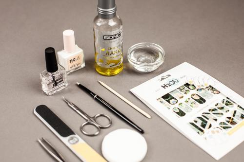 Как правильно использовать наклейки для ногтей. Как клеить слайдеры на ногти: подробная инструкция 09 Как правильно использовать наклейки для ногтей. Как клеить слайдеры на ногти: подробная инструкция 09