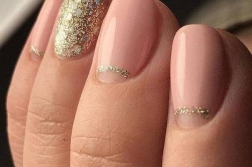 Ярко розовый маникюр с золотом. Нежный розовый маникюр с золотым