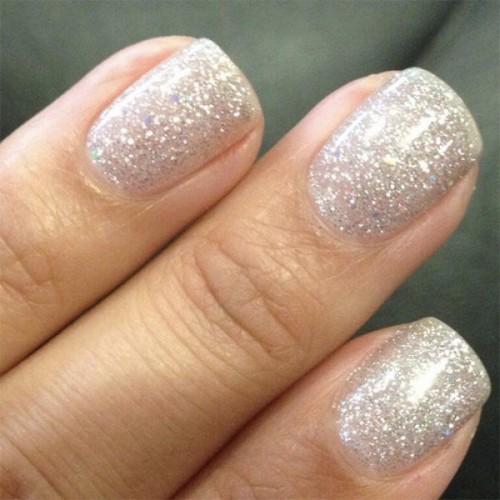 Как скрыть отросший гель-лак если до коррекции еще далеко. Как скрыть отросший маникюр: 7 полезных лайфхаков 03