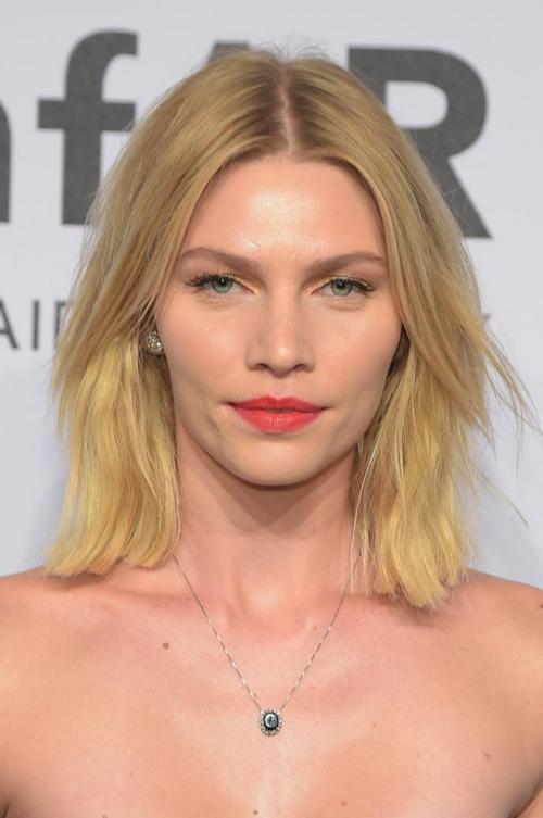 Какие модные стрижки на средние волосы 2025 подходят для тонких волос. Короткие стрижки для тонких волос