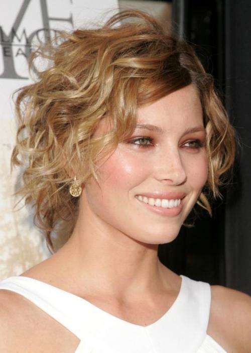 Какие стрижки лучше всего подходят для тонких кудрявых волос. Стрижки для тонких и вьющихся волос