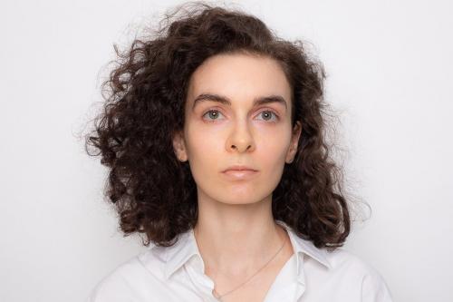 Топ-10 модных стрижек для кудрявых волос 2019 01