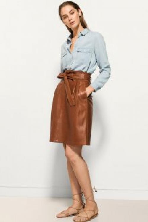 Бежевая кожаная юбка с черными колготками. С чем носить бежевую юбку-карандаш?