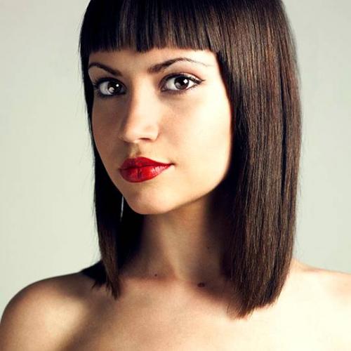 Можно ли сделать челку на вьющихся волосах в 2025 году. Модные челки 2025/20: ТОП-6 трендов на длинные, до плеч и короткие волосы