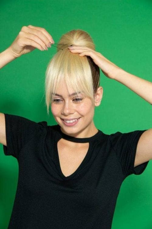 Стрижки на средние вьющиеся волосы с челкой. Волнистые волосы с челкой: лучшие варианты