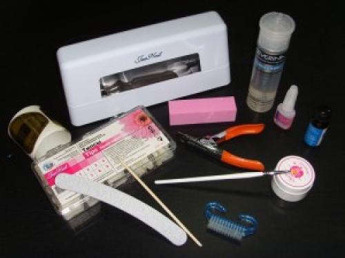 Наращивание на типсах клеем. Наращивание ногтей на типсах в домашних условиях