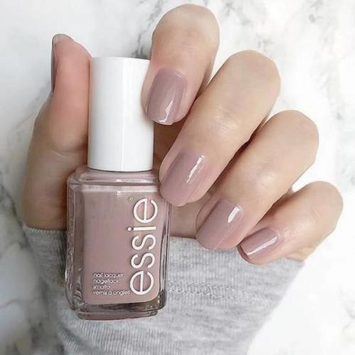 Простые рисунки на ногтях для начинающих. популярные яркие и спокойные цвета для маникюра 2023