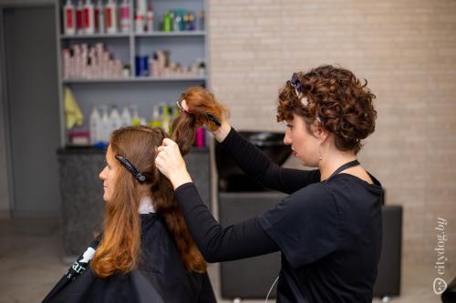 Как правильно ухаживать за стрижкой на кудрявых волосах, чтобы она выглядела опрятно. Кудрявый метод