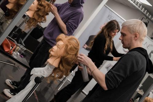 Средние волнистые волосы: 10 лучших стрижек для вашего типа волос 11 Средние волнистые волосы: 10 лучших стрижек для вашего типа волос 11