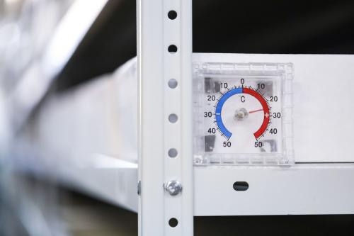 Как влияет на отваливание нарощенных ногтей температура и влажность воздуха. Заморозили гель-лак! Что делать?