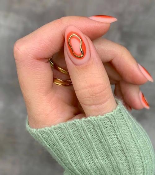 Маникюр прозрачный с золотом. Золотой маникюр: стильный тренд 2022, фото, новинки