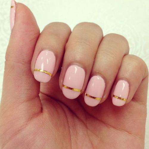 Розово-золотой маникюр. Нежный розовый маникюр с золотым