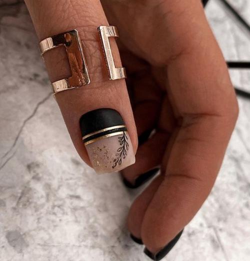 Маникюр прозрачный с золотом. Золотой маникюр: стильный тренд 2022, фото, новинки